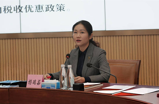 杨瑞茹主任受邀为大岭山镇政府开展农村“三资”管理专题讲座